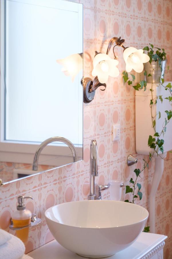 Fabula Rooms 3 Suites With Private Bathroom Bologna Luaran gambar